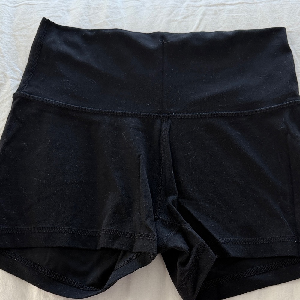 Aritzia TNA Women's Black High-Waisted Shorts